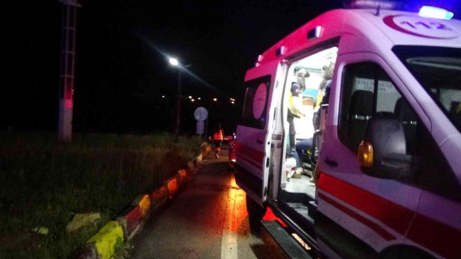 Yolcu Otobüsü Şarampole Yuvarlandı: 1 Ölü, 19 Yaralı