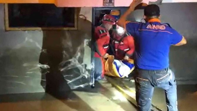 Bozkurt Sel Altında: Evlerinde Mahsur Kalanlar Kurtarılıyor