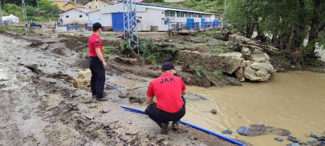 Selde Kaybolan Vatandaşı Arama Çalışmaları Sürüyor