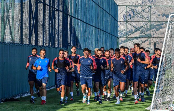 Başakşehir, Yeni Sezon Hazırlıklarını Sürdürüyor