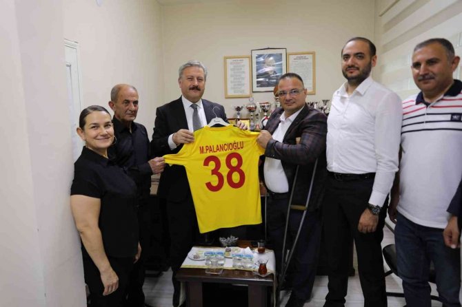 Başkan Palancıoğlu’ndan Bedensel Engelliler Spor Kulübü’ne Ziyaret
