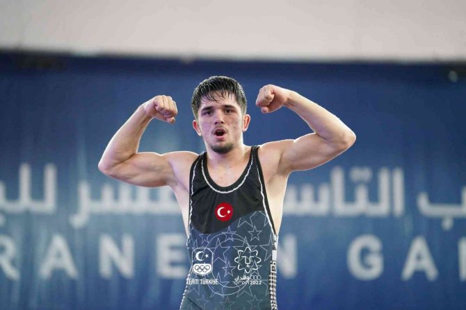 Muhammet Karavuş, Akdeniz Oyunları’nda Altın Madalya Kazandı