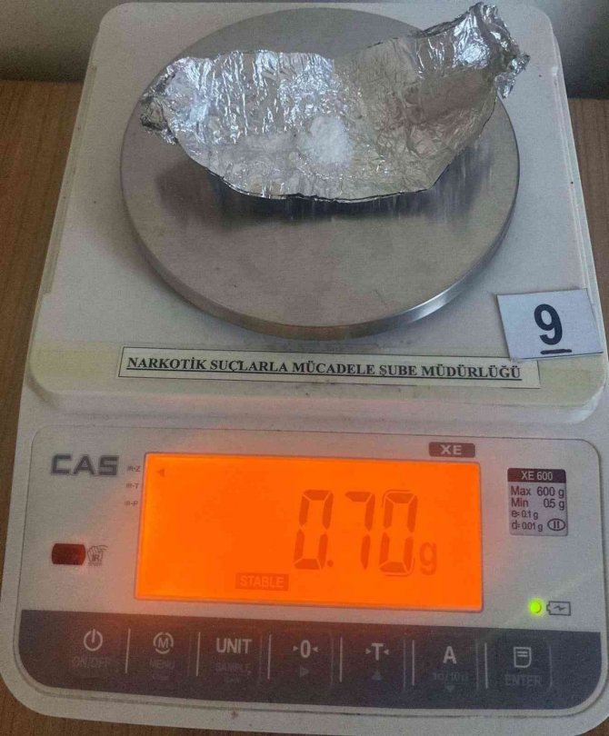 Şüpheli Araçtan Uyuşturucu Ve Tarihi Eser Çıktı