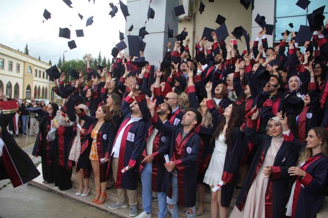 Omü İ̇letişim Fakültesi 2021-2022 Döneminde 190 Mezun Verdi