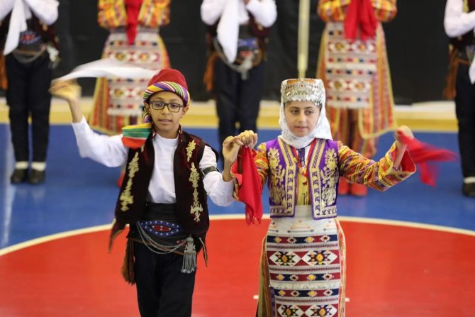 Sivas, Halk Oyunları Grup Yarışması’na Ev Sahipliği Yaptı