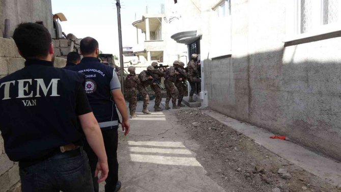 Van’da 20 Düzensiz Göçmen Yakalandı