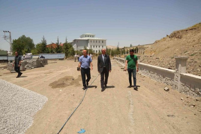 Tuşba’da ‘Parkı Olmayan’ Merkez Mahalle Kalmıyor