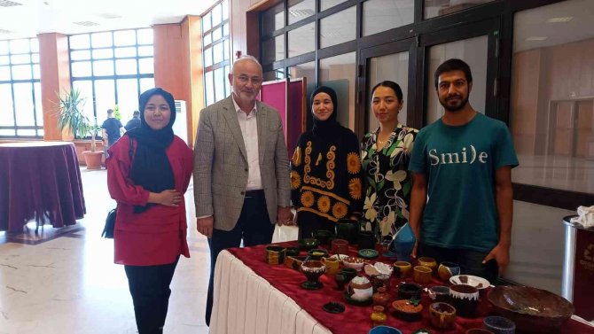 Uluslararası Öğrenciler Kültürler Buluşuyor Etkinliği