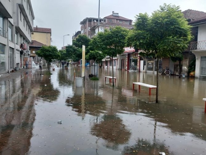 Saltukova Sabah Sel Sularıyla Uyandı