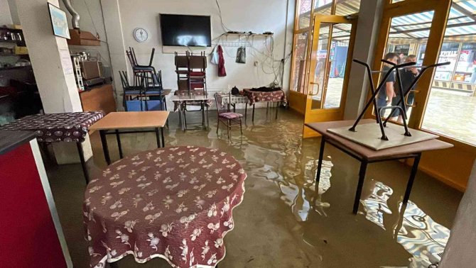 Saltukova Sabah Sel Sularıyla Uyandı