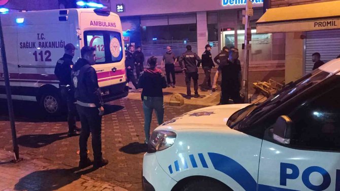 Tekel Büfe Kurşunlandı: 2 Yaralı
