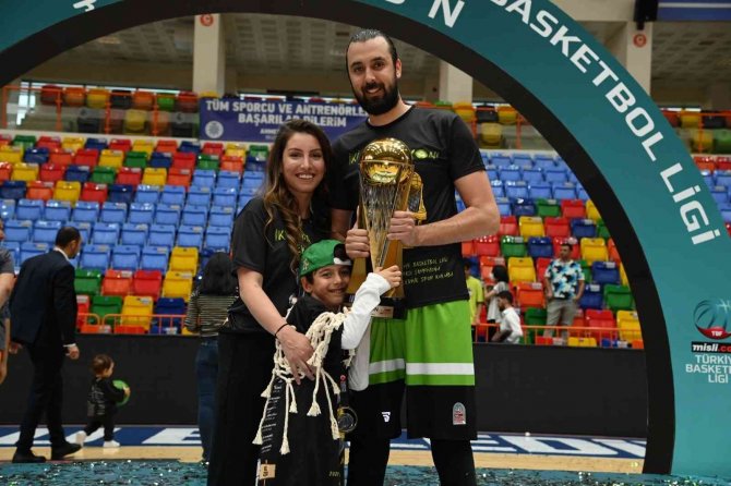 Manisa Bb Basketbol 5 İsimle Sözleşme İmzaladı