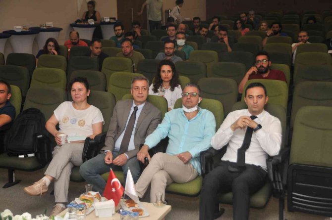 Mide Kanseri Ameliyatını Hekimler Canlı Yayında İzledi