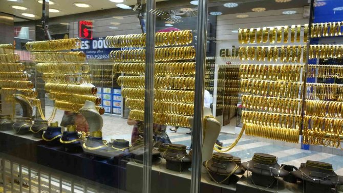 Altının Gram Fiyatının Bin Tl’nin Altına Gerilemesi Kuyumcuları Hareketlendi