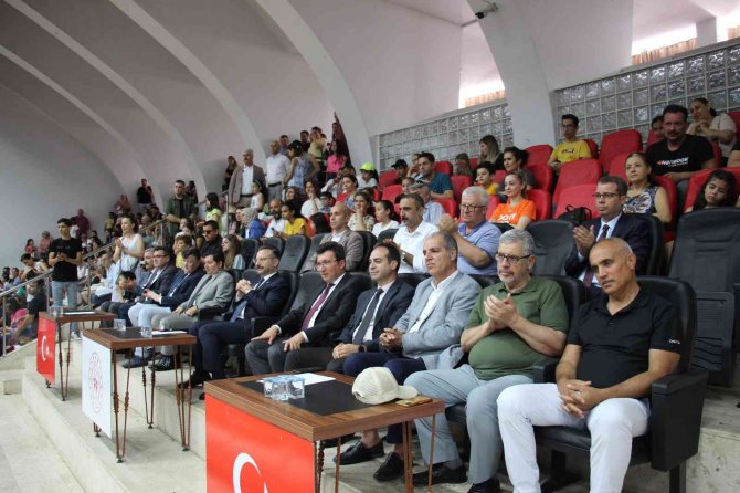 Aydın’da Yaz Spor Okulları Düzenlenen Tören İle Açıldı
