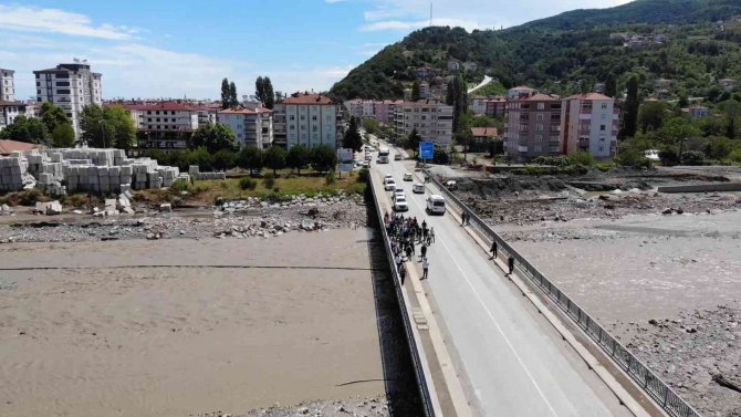 Bakan Kurum, Selden Etkilenen 3 İlçede İncelemelerde Bulundu