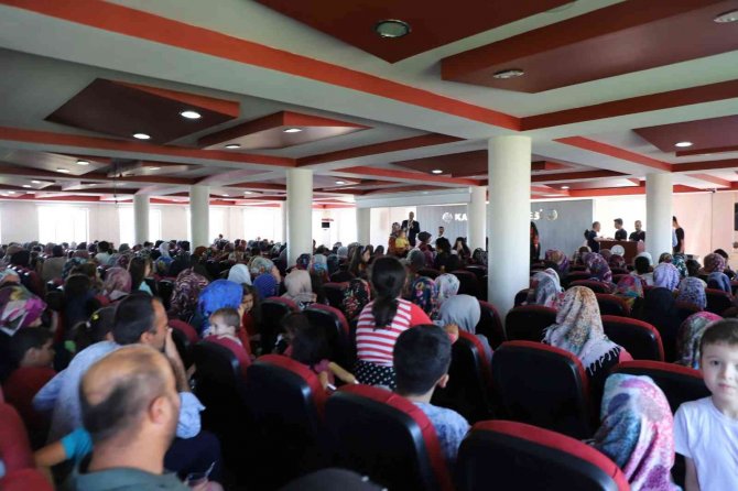 Başkan Turanlı: “Sosyal Yardım Kartı Dağıtmaya Devam Ediyoruz”
