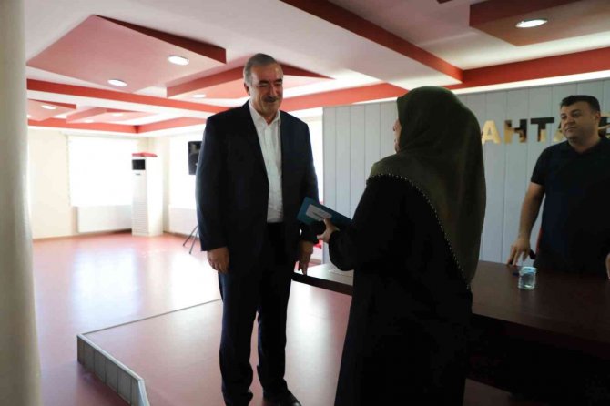 Başkan Turanlı: “Sosyal Yardım Kartı Dağıtmaya Devam Ediyoruz”