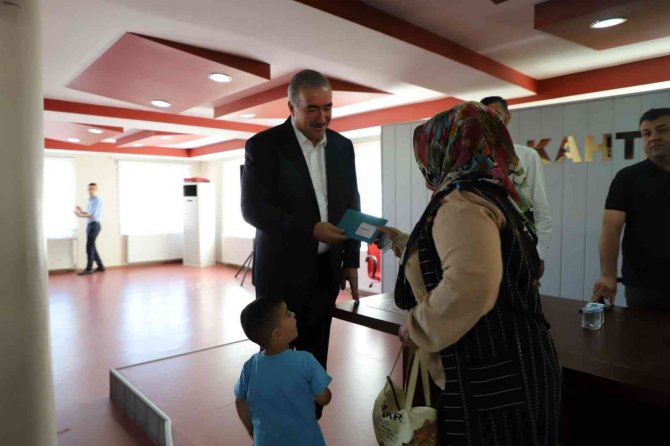 Başkan Turanlı: “Sosyal Yardım Kartı Dağıtmaya Devam Ediyoruz”