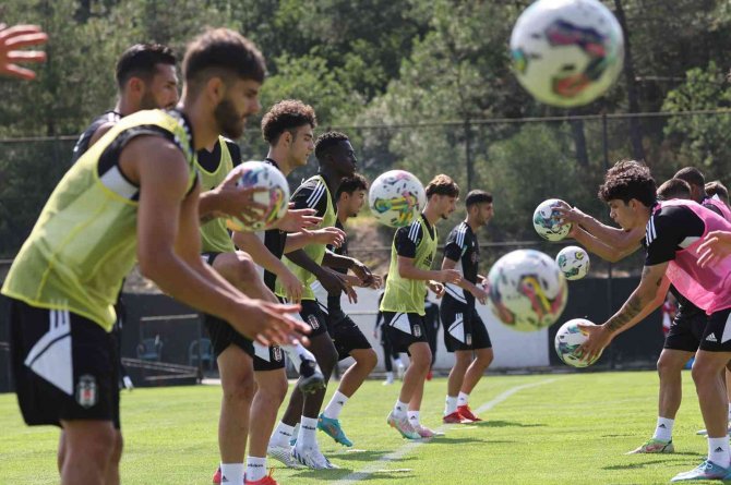 Beşiktaş, Kondisyon Ve Taktik Çalıştı