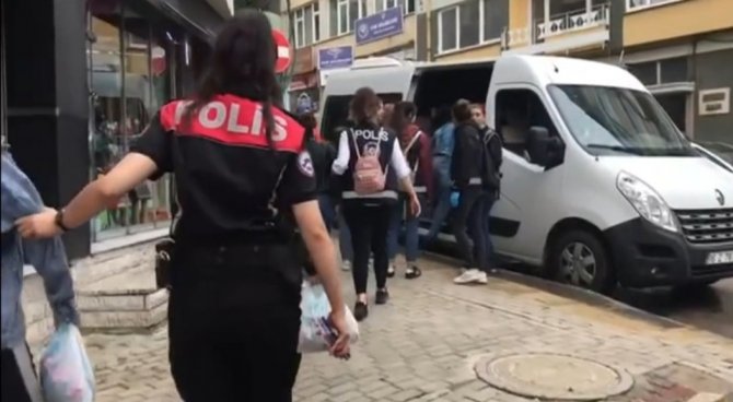 Bursa’da Fuhuş Operasyonu: 10 Gözaltı