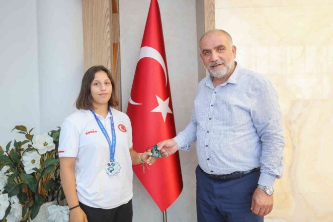 Başkan Sandıkçı: “Ülkemizin Gururu Oldular”