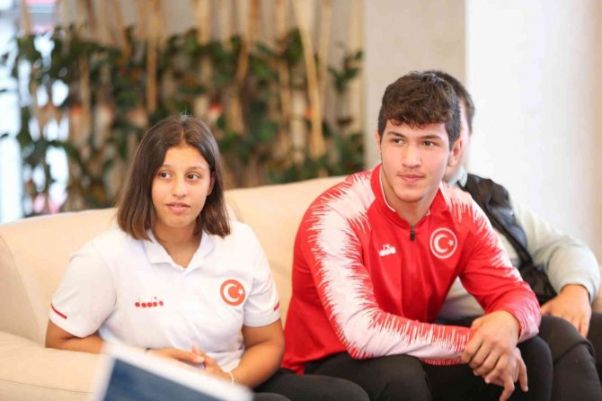 Başkan Sandıkçı: “Ülkemizin Gururu Oldular”