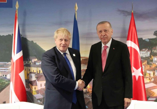 Cumhurbaşkanı Erdoğan, İ̇ngiltere Başbakanı Johnson İle Görüştü
