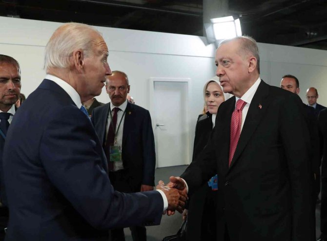 Cumhurbaşkanı Erdoğan Ve Abd Başkanı Biden’den Ayaküstü Sohbet
