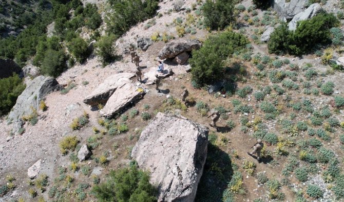 Jandarma Komandolar Denizli’nin Ciğerlerinde Kuş Uçurtmuyor