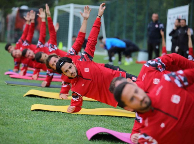 Sivasspor Yeni Sezon Hazırlıklarını Sürdürüyor