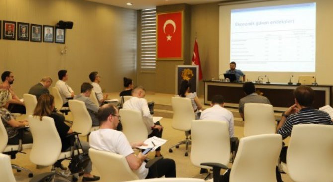 Dpü’den Temel Göstergeler İle Ekonomi Ve Finans Piyasaları Eğitimi