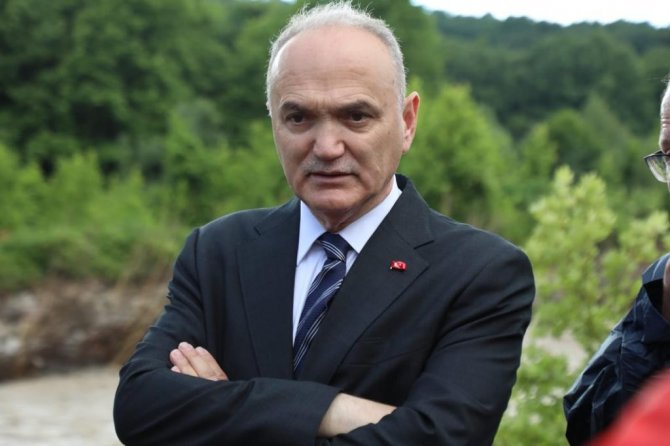 Başkan Özlü’den Su Açıklaması: “Aylar Sürecek Çalışmayı 24 Saatte Tamamlıyoruz”
