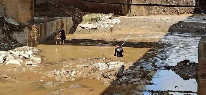 Kayıp Kepçe Operatörünü Arama Çalışmaları İkinci Gününde Sürüyor