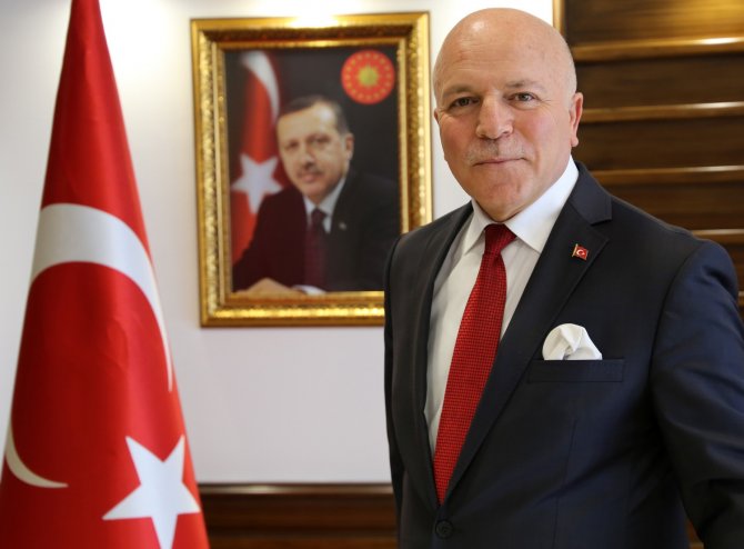 Zirve Kentin Zirve Başkanı: Mehmet Sekmen