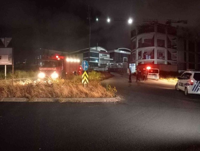Esenyurt’ta Korku Dolu Anlar: Kimyasal Madde Dolu Tank Devrildi