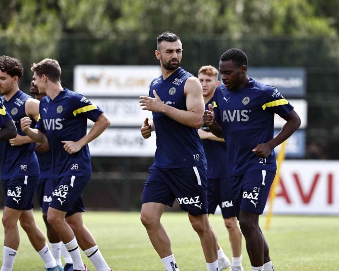 Fenerbahçe, Yeni Sezon Hazırlıklarını Sürdürüyor