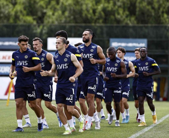 Fenerbahçe, Yeni Sezon Hazırlıklarını Sürdürüyor
