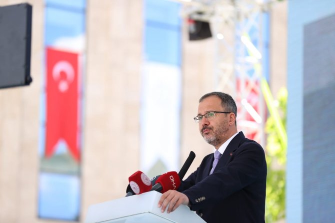 Bakan Kasapoğlu: “Gençlerin Işığı Bütün Türkiye’yi Aydınlattığı Gibi İnanıyoruz Ki Tüm Dünyayı Da Aydınlatacak”