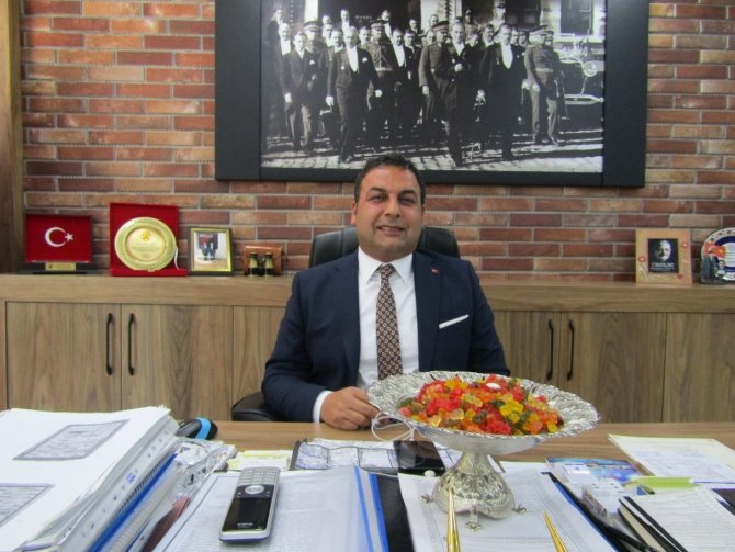 Gölbaşı’nda Belediyeyi Ziyaret Edenlere ’Jelibon’ İkramı