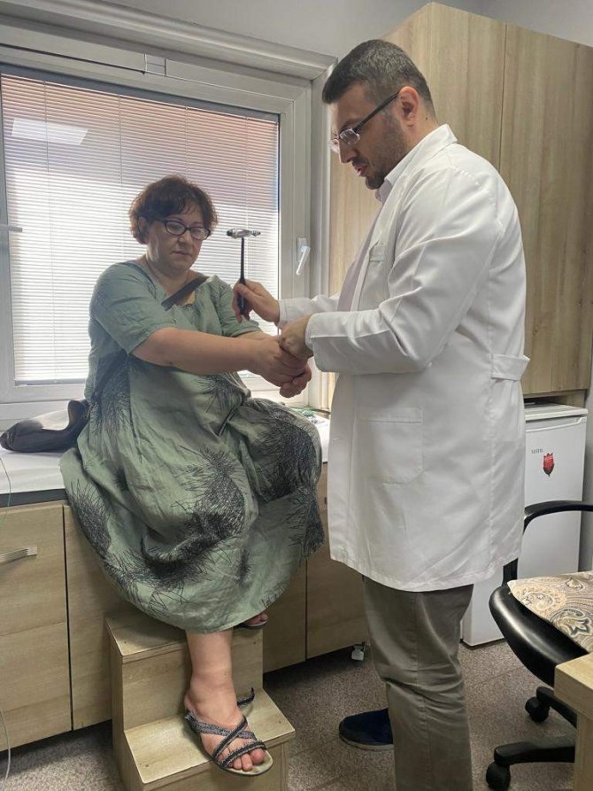 Gürcistan’dan Tekerlekli Sandalye İle Geldiği Trabzon’daki Hastaneden Yürüyerek Ayrıldı