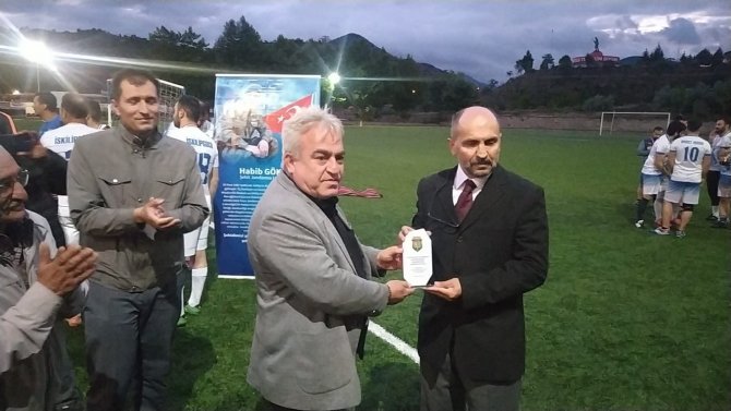 Şehit Habib Gökçe Futbol Turnuvasının Şampiyonu Gençlerbirliği
