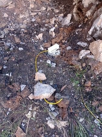 Teröristlerin Kullandığı Mağarada Eyp Ve Yaşam Malzemesi Ele Geçirildi
