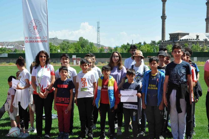 Kars’ta Spor Okullarının Açılışı