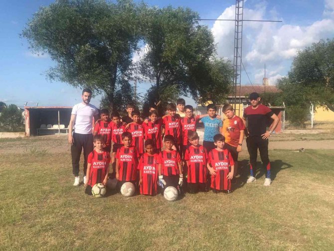 Manyas’ta Yaz Spor Kursları Açıldı