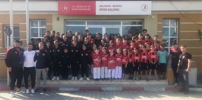 Manyas’ta Yaz Spor Kursları Açıldı