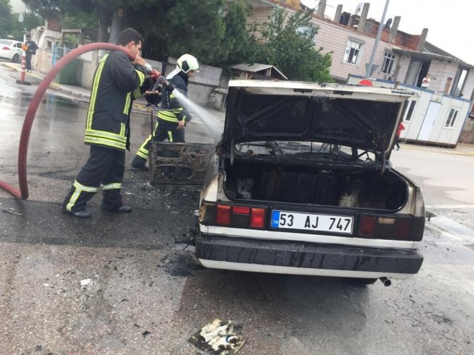Marmaris Yangınını Söndürmeye Gitmişti, Kendi Aracı Alev Alev Yandı