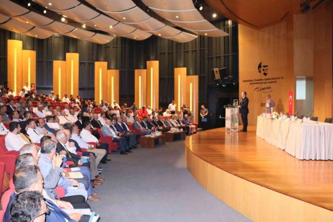 Vali Pehlivan: "Biz Bütün Gayretleri Çiftçilerimizin Emeği Üzerine Planlıyoruz"