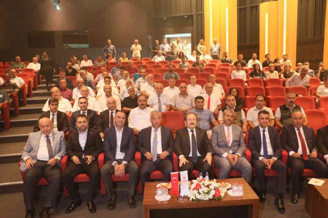 Vali Pehlivan: "Biz Bütün Gayretleri Çiftçilerimizin Emeği Üzerine Planlıyoruz"