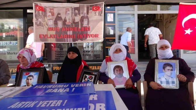 Muş’ta Annelerin Hdp Önündeki Evlat Nöbetinde 63 Hafta Geride Kaldı